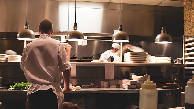 Nach einem rassistischen Aushang in einem Bayreuther Restaurant ist die Empörung groß. Die Chefin ist fassungslos. Symbolfoto: StockSnap/Pixabay.com