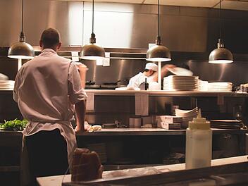 Nach einem rassistischen Aushang in einem Bayreuther Restaurant ist die Empörung groß. Die Chefin ist fassungslos. Symbolfoto: StockSnap/Pixabay.com