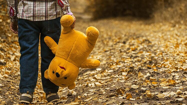 Kita verlangt Verspätungsgebühr von Eltern beim Abholen ihrer Kinder