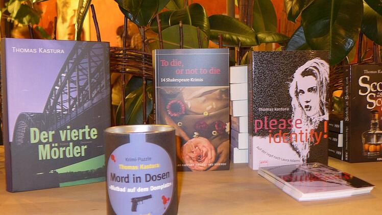 Eine Werkeauswahl des Autors stand bereit.