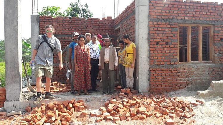 ach dem Erdbeben waren viele Häuser zerstört und mussten neu aufgebaut werden. Foto: Nepalhilfe Kulmbach