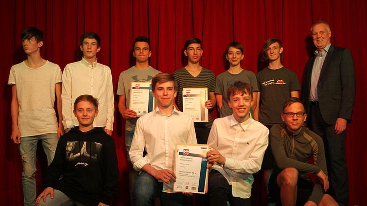 Die Preisträger in der Kategorie "Sport" mit Marlon Stephan (hintere Reihe, Dritter von links)Günther Geiling