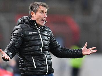 Janos Radoki ist nicht weiter Trainer des Zweitligisten SpVgg Greuther Fürth. Foto: Uwe Anspach / dpa