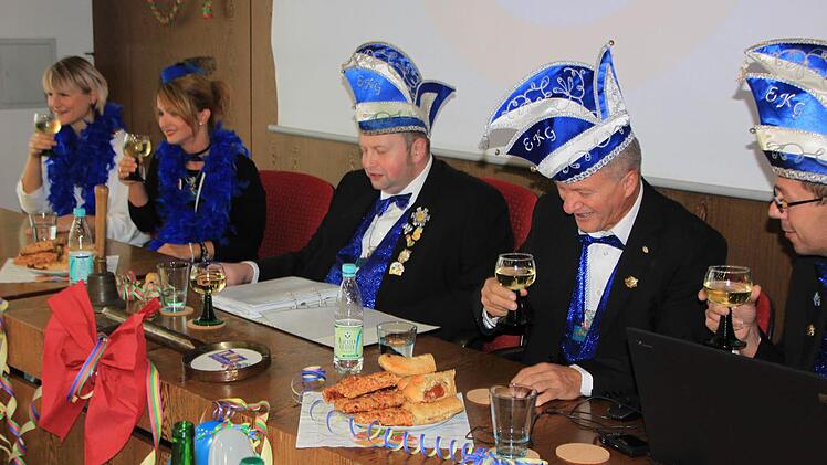 Olé, olé, olé - und prost! Foto: Matthias Einwag