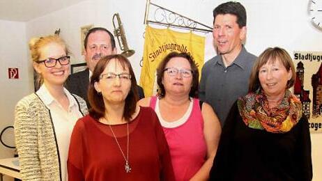 Auf ihren Schultern lastet vorerst die volle Verantwortung für die Stadtjugendkapelle: Doris Hofmann, Peter Persin, Susanne Zech, Jutta Reuss, Wolfgang Niewelt und Ute Maier (von links).  Fotos: Richard Sänger