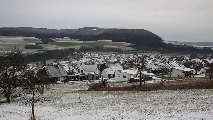 Alleine oberhalb der Straße "Am Sturmiusberg" in Diebach (im Vordergrund) sind laut Geoportal des Freistaates von 33 Bauplätzen noch 13 unbebaut.