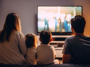 Familie, Familienabend, Fernsehen, TV
