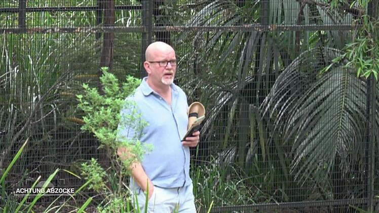 TV-Moderator ist von seiner Wildlifepark-Erfahrung sichtlich schockiert.