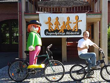 Mit diesem Foto von Jugendpfleger Robert Pechauf wollen die Rödentaler Jugendlichen bei der Bike-to-Work-Challenge ein E-Bike für ihr Jugendhaus Domäne gewinnen und suchen möglichst viele Unterstützer für die Facebook-Aktion. Foto: Jugendhaus Domäne