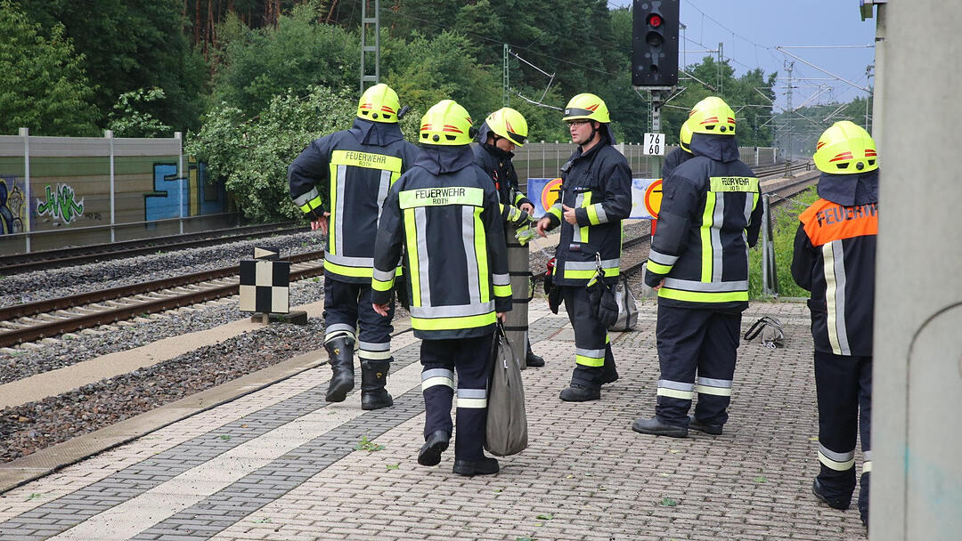 Gewitter über Mittelfranken haben Bäume umstürzen lassen. Im Landkreis Roth war eine Bahnstrecke zeitweise lahmgelegt.