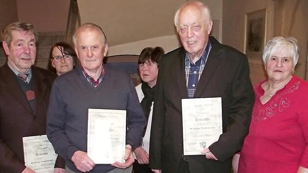 Die Geehrten mit der Vorstandschaft Foto: Dieter Wolf