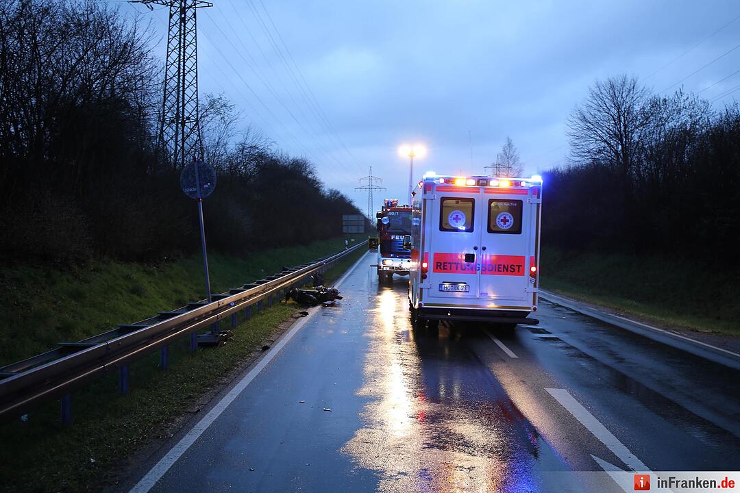 Kollision mit Auto - Rollerfahrer nach Unfall bei Schwarzenbach gestorben