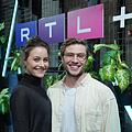 Die Hauptdarsteller Dominique Devenport und Jannik Schümann bei der  Vorstellung der TV-Serie "Sisi" im November vergangenen Jahres. Foto: Jörg Carstensen/dpa/Archiv