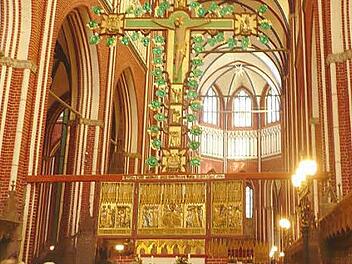 Blick in den Chorraum des Doms von Rostock. Foto: gg