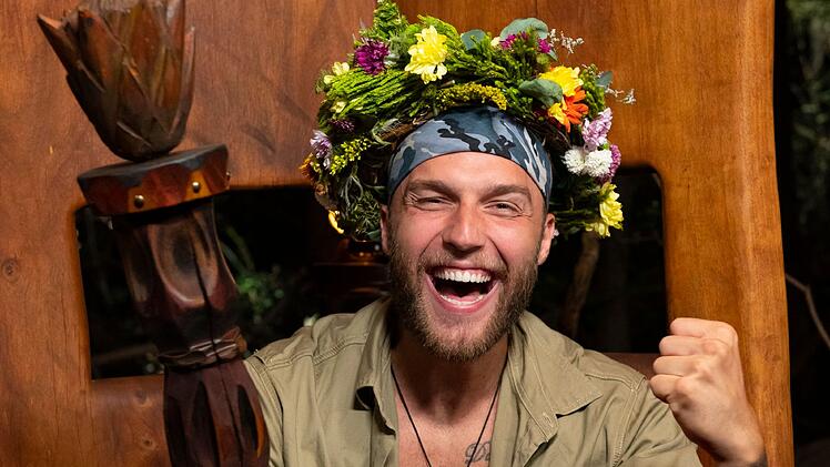 Filip Pavlović gewann 2022 das Dschungelcamp und konnte sich &uuml;ber insgesamt 150.000 Euro Siegpr&auml;mie freuen.