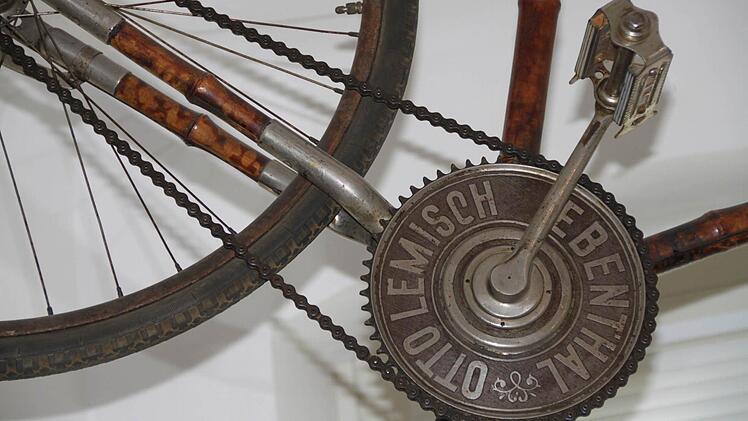 Natürlich musste jetzt auch ein Kettenschutz her, bei früheren Modellen gab's den nämlich noch nicht. Davon profitierten übrigens Damen und Herren gleichermaßen.