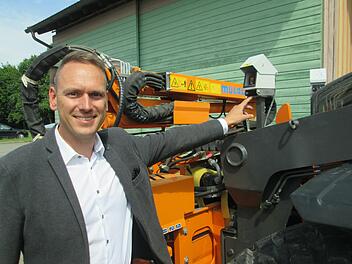Der Oberthulbaer Bürgermeister Mario Götz (Foto), seine Amtskollegen und die Bauhofvertreter von fünf Gemeinden sind vom neuen Kamera-System begeistert.