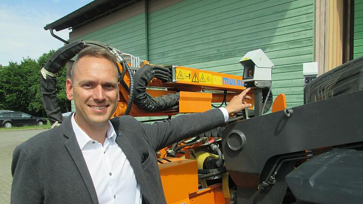 Der Oberthulbaer Bürgermeister Mario Götz (Foto), seine Amtskollegen und die Bauhofvertreter von fünf Gemeinden sind vom neuen Kamera-System begeistert.