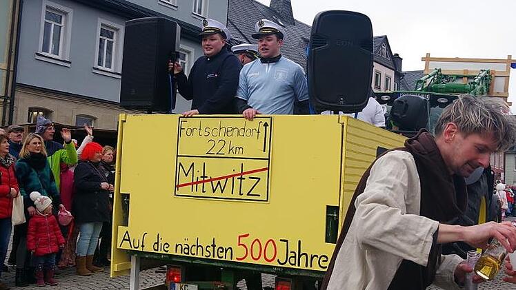 Impressionen vom Teuschnitzer Gaudiwurm. Foto: heike Schülein