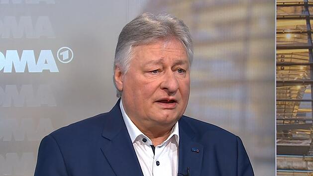 Vom Sicherheitsgipfel in Berlin am Freitag erwartet sich Martin Burkert, Vorsitzender der Eisenbahn- und Verkehrsgewerkschaft (EVG), "handfeste Ergebnisse".