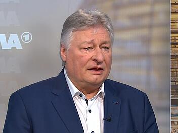 Vom Sicherheitsgipfel in Berlin am Freitag erwartet sich Martin Burkert, Vorsitzender der Eisenbahn- und Verkehrsgewerkschaft (EVG), "handfeste Ergebnisse".