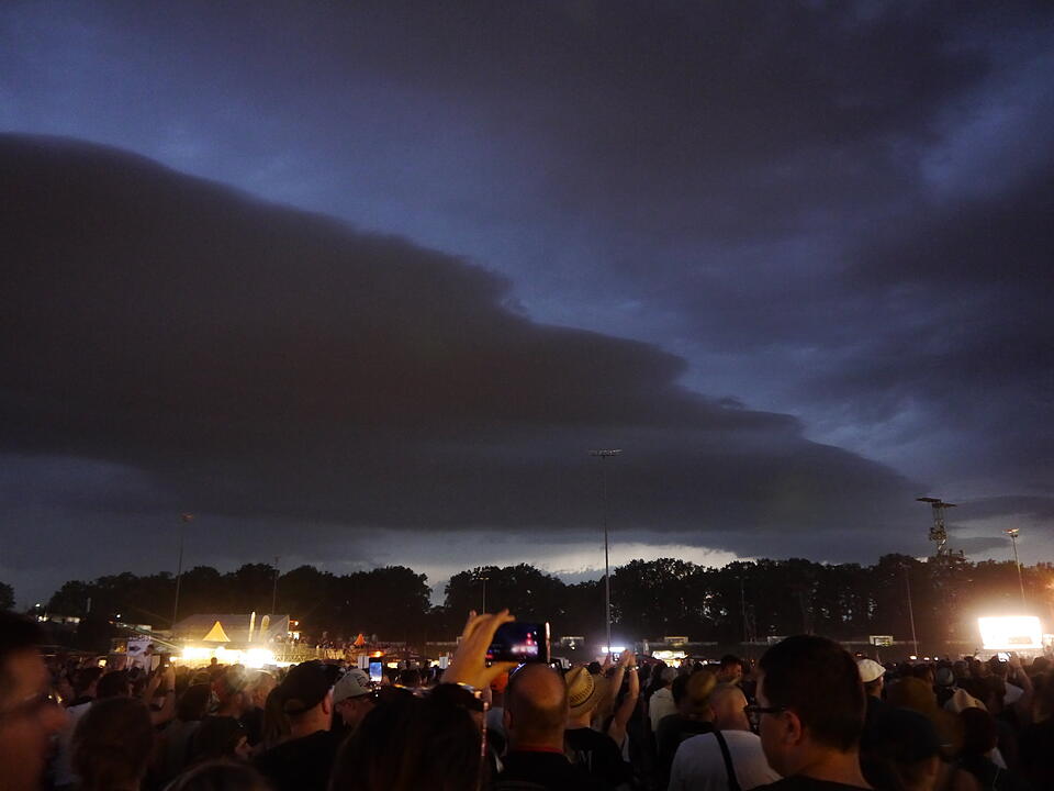 Rock im Park im Regen: Umwetter während Ärzte-Konzert