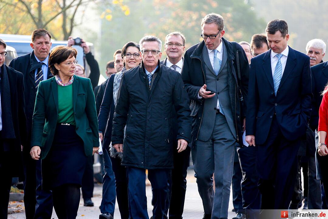 Bundesinnenminister Thomas de Maizière (CDU) hat das Balkanzentrum in Bamberg besucht
