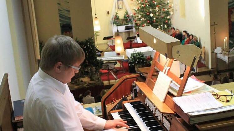 Musikstudent Florian Beetz zog an der Orgel alle Register.