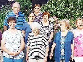Der neue Vorstand von "Wanitha Wani" (von links): Hubert Frey, Marika Jakob, Josef Butterhof, Stefanie Forstmeier, Marlies Butterhof, Maria Landgraf, Heidi Behner, Maria Frey und Agnes Beier Foto: Roland Dietz