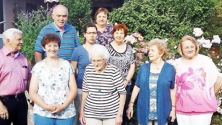 Der neue Vorstand von "Wanitha Wani" (von links): Hubert Frey, Marika Jakob, Josef Butterhof, Stefanie Forstmeier, Marlies Butterhof, Maria Landgraf, Heidi Behner, Maria Frey und Agnes Beier Foto: Roland Dietz
