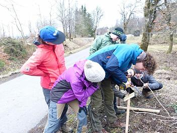 Die "Wanderratten", die Jugendgruppe des Biosphärenreservats Rhön, haben am Schwarzen Moor einen Planetenlehrpfad angelegt.