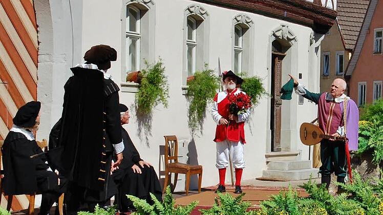 Beim Festumzug durch Münnerstadt. Foto: Sigismund von Dobschütz