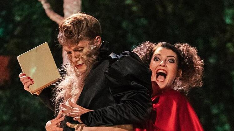 Verhext was los in  Coburg: Das Sondheim-Musical "Into the Woods" konfrontiert mit bisher  so nicht gesehenen Aspekten der Grimmschen Märchenwelt. Sebastian Buff