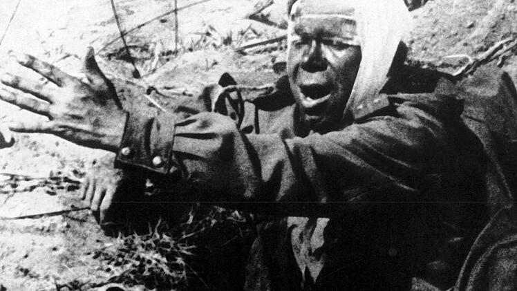 Verwundeter Sowjetsoldat im deutsch-sowjetischen Krieg (1941-1945): Der Krieg st&auml;rkte das Ansehen der Sowjetunion in der Welt.