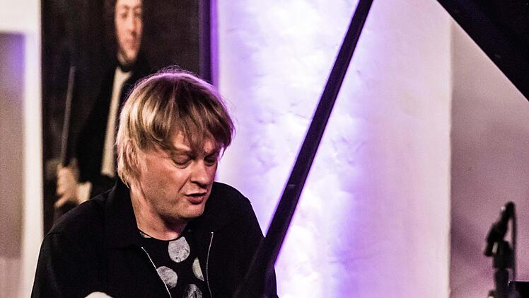 Der finnische Pianist  Iiro Rantala begeisterte als Stargast das Publikum bei der Coburger Jazznacht.Foto: Jochen Berger