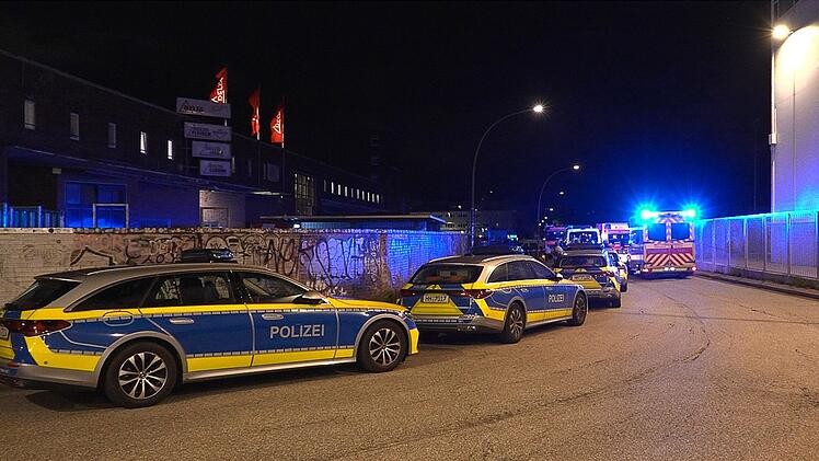 Polizeieinsatz auf Fabrikgel&auml;nde in Hamburg