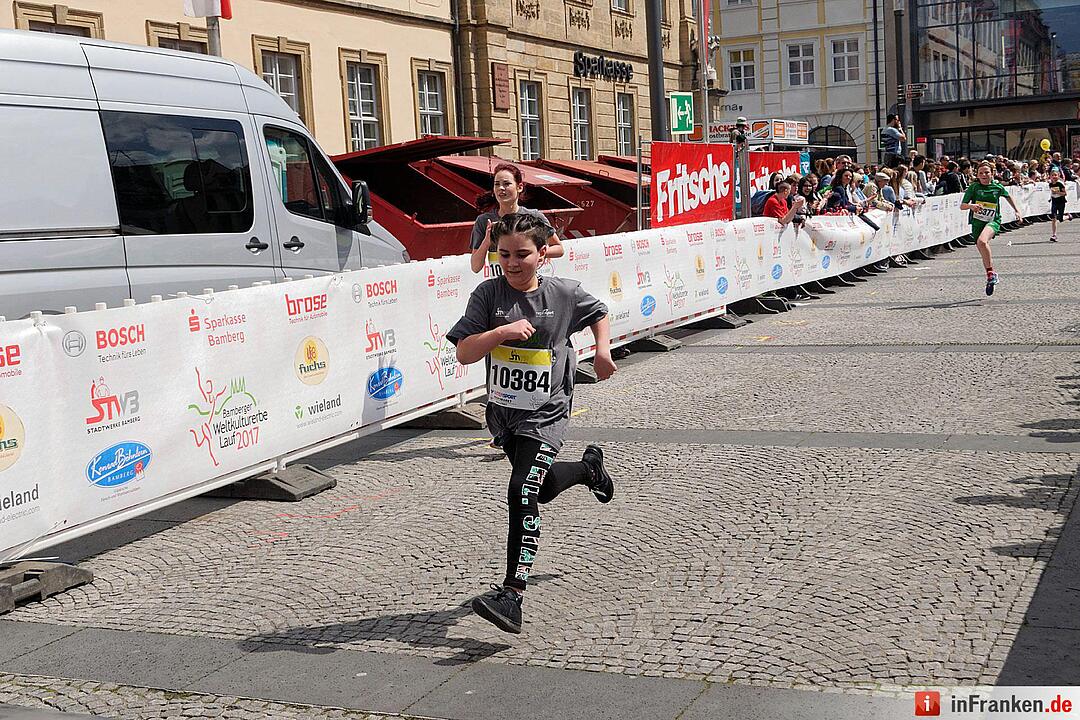 Weltkulturerbelauf 2017 in Bamberg: Der Zieleinlauf am Maxplatz