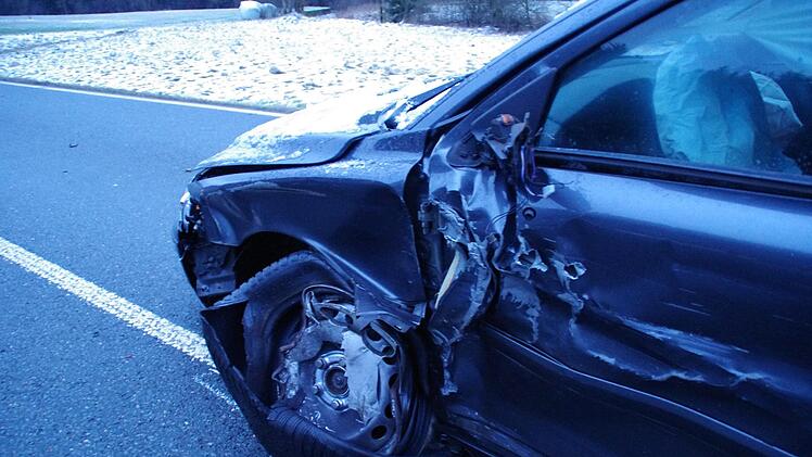 Schwer beschädigt wurde der entgegenkommende Wagen. Foto: Marco Meißner