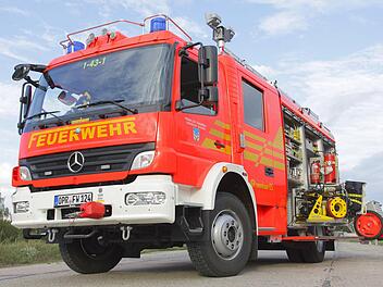 Ein solches etwa 500 000 Euro teures Hilfeleistungslöschgruppenfahrzeug (HLF 20) soll für die Freiwillige Feuerwehr Oberthulba angeschafft werden.Florian Schäffer (Wikipedia)