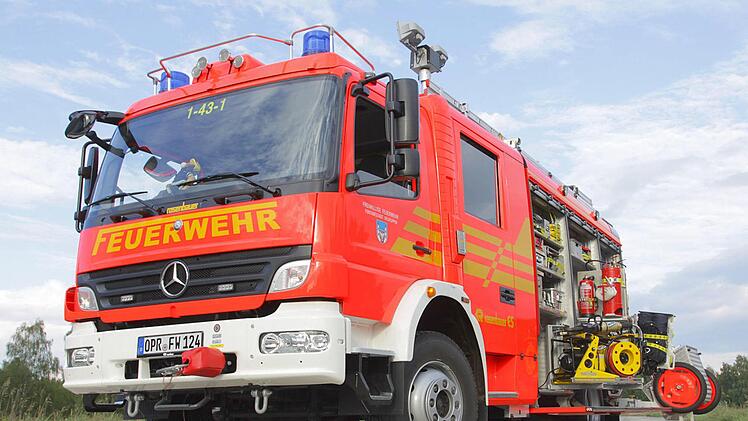 Ein solches etwa 500 000 Euro teures Hilfeleistungslöschgruppenfahrzeug (HLF 20) soll für die Freiwillige Feuerwehr Oberthulba angeschafft werden.Florian Schäffer (Wikipedia)