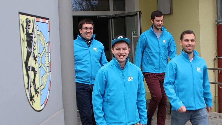 JU-Vertreter im Wahlkampf (v.l.): Konrad Körner (27), Maximilian Stopfer (22), Dominik Geyer (25) und Johannes Lorz (24).  Foto: Christian Bauriedel