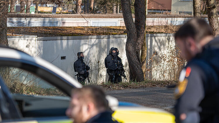 SEK-Einsatz in Nürnberg: Mann bedroht Nachbarn mit Schusswaffe