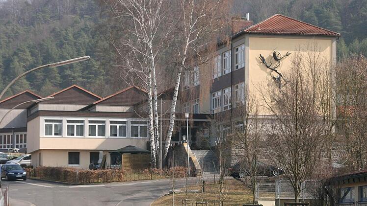Die Schlossberg-Volksschule Foto: Archiv/Paul Ziegler