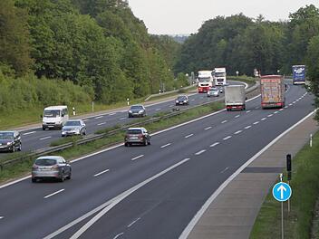 Entlang der Autobahn A7 soll bald eine Stromtrasse durch die Rhön führen. Für viele Anwohner ist das unzumutbar. Foto: Ulrike Müller