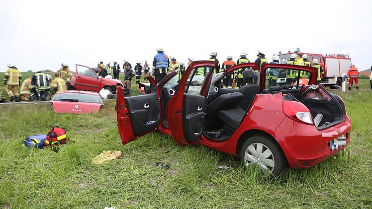 Schwerer Frontalzusammenstoß im Kreis Haßberge. Fotos: Herse/News5