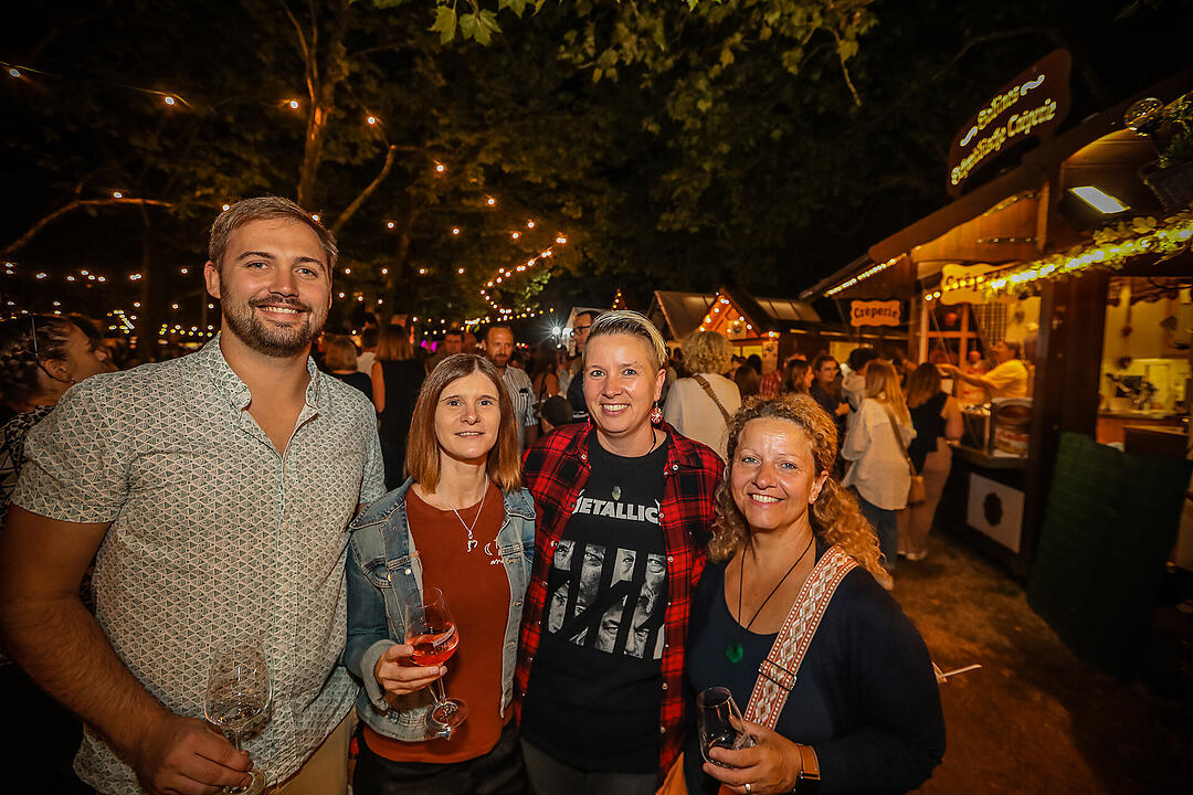 Impressionen vom größten Weinfest in Franken!