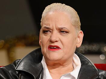 Entertainerin Hella von Sinnen w&uuml;nscht sich ein Comeback der Comedy-Show "Genial daneben".