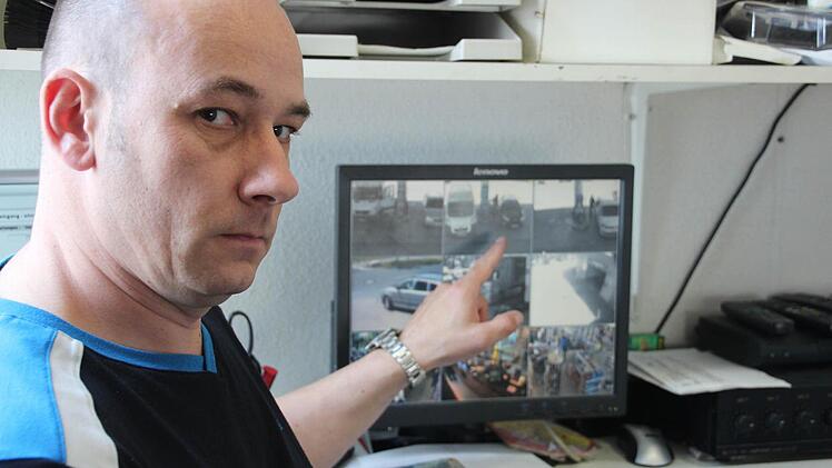 Bei Tankbetrügern versteht Tankstellenbetreiber Tino Fischer keinen Spaß. Mit seinen Kameras hat er alles im Blick.