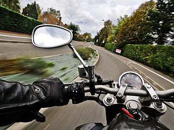 Kradfahrer im Kreis Hof löst Verfolgungsjagd aus