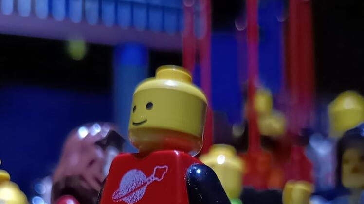 Fotostrecke: Legendärer fränkischer Nachtclub mit Legosteinen wieder zum Leben erweckt